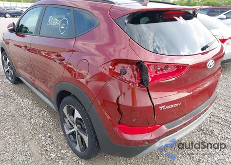 2018 Hyundai Tucson Value z USA, uszkodzony, nr VIN KM8J3CA21JU784014
